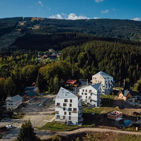 Hillside X34, Kubinska Hola *