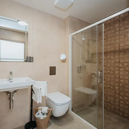 Hillside X34, Kubinska Hola Apartment *
