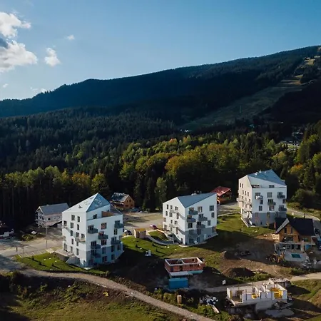 Hillside X34, Kubinska Hola *